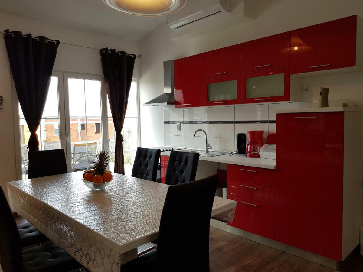 Apartment Jopa ชิเบนิก ภายนอก รูปภาพ
