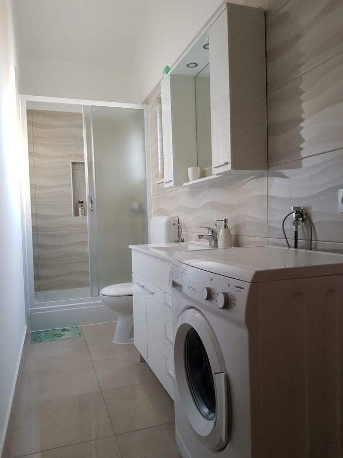 Apartment Jopa ชิเบนิก ภายนอก รูปภาพ