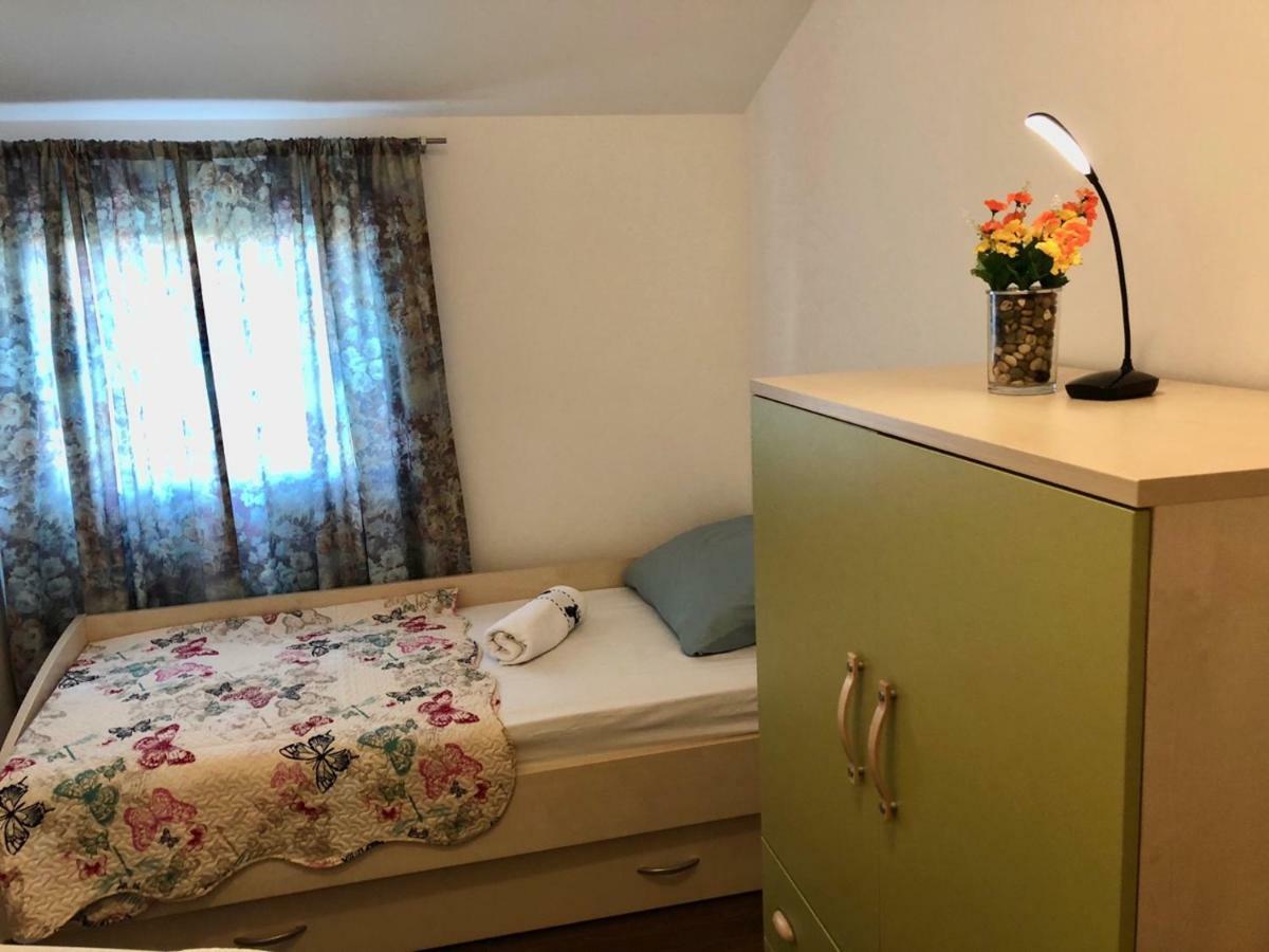 Apartment Jopa ชิเบนิก ภายนอก รูปภาพ